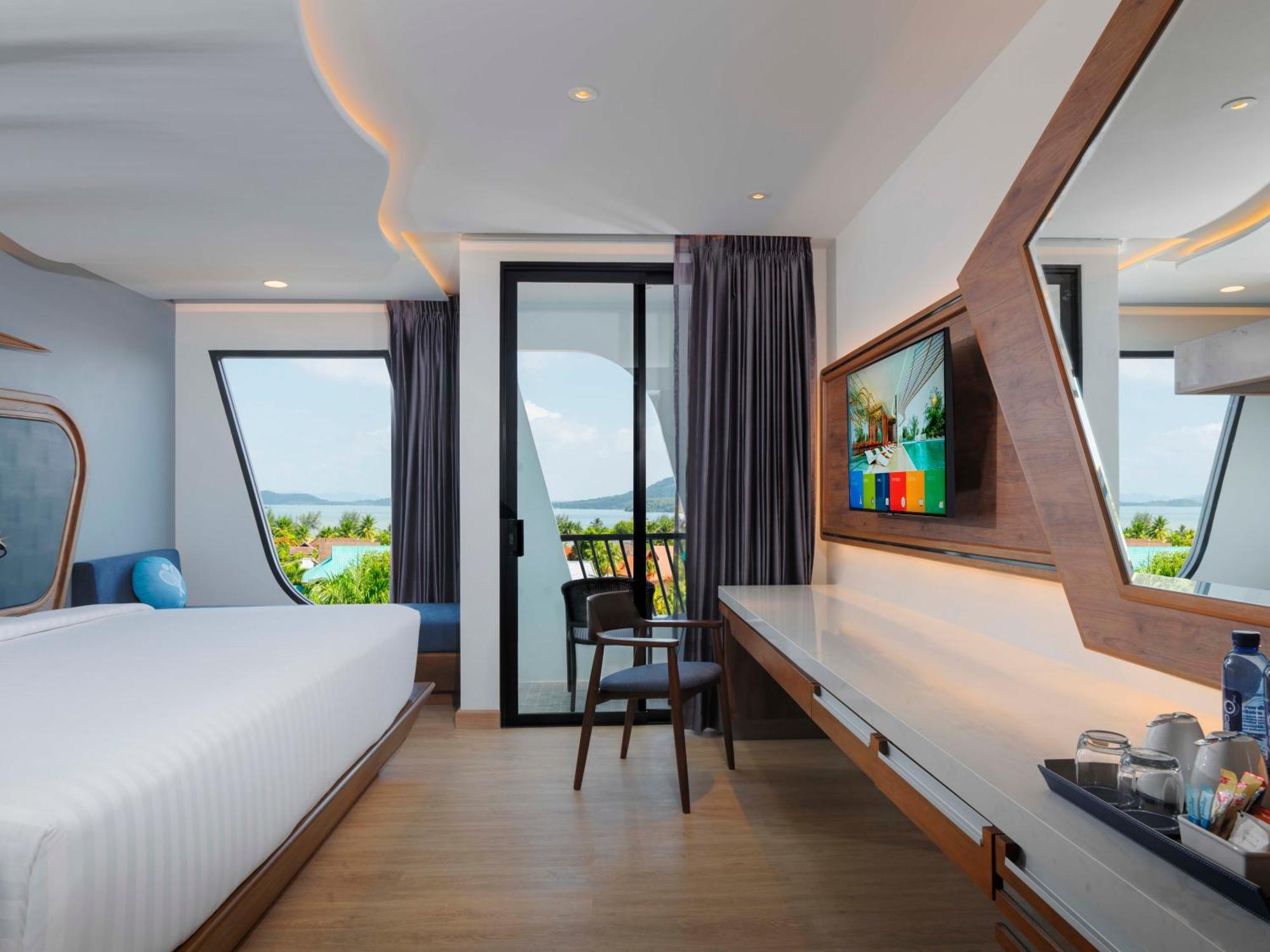 The Oceanic Sportel Phuket - Sha Extra Plus Exterior photo Deluxe Ocean View
