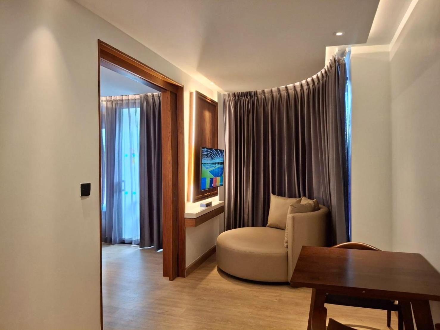 The Oceanic Sportel Phuket - Sha Extra Plus Exterior photo A suite at the hotel